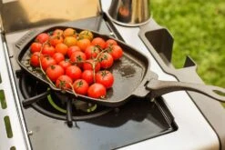 Napoleon Gusseiserne Pfanne Mit Holz Untersetzer - Auslaufartikel 6 Napoleon Gusseiserne Pfanne Mit Holz Untersetzer - Auslaufartikel -Napoleon Verkaufsgeschäft 56008 Napoleon Gusseiserne Pfanne