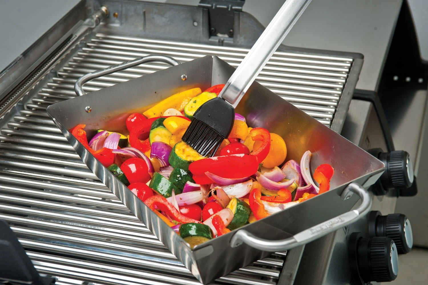 Broil King Gemüse Grillkorb Premium, Edelstahl 26 X 18cm 3 Broil King Gemüse Grillkorb Premium, Edelstahl 26 X 18cm – Bild 3