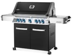 Napoleon Prestige 665 Gasgrill, Schwarz - Mit Safety Glow - Modell 2023 - SMART Deal Inkl. Grillfürst Grill Control -Napoleon Verkaufsgeschäft Napoleon Prestige 665 schwarz Angle Black KnbsOn