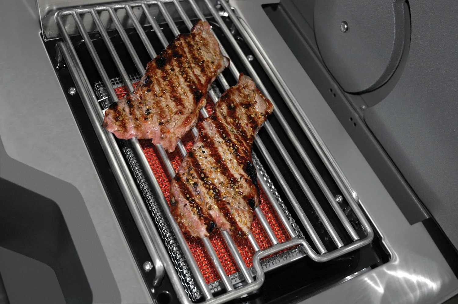 Napoleon Prestige Pro 500-3 Edelstahl Gasgrill Inkl. Drehspieß - Modell 2023 - SMART Deal Inkl. Grillfürst Grill Control 9 Napoleon Prestige Pro 500-3 Edelstahl Gasgrill Inkl. Drehspieß - Modell 2023 - SMART Deal Inkl. Grillfürst Grill Control – Bild 9