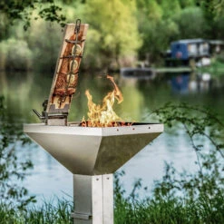 Thüros Flammlachshalter Inkl. Flammlachsbrett 7 Thüros Flammlachshalter Inkl. Flammlachsbrett -Napoleon Verkaufsgeschäft Thueros Flammlachsbrett Flammlachshalter Lifestyle