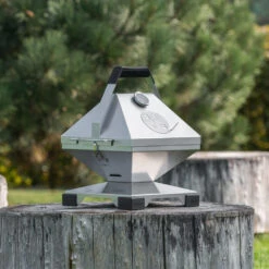 Thüros T1 ToGo Holzkohle Tischgrill Edelstahl Mit BBQ Haube 30x30 Cm -Napoleon Verkaufsgeschäft Thueros T1 ToGo Holzkohle Tischgrill Edelstahl Lifestyle