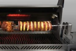Napoleon Drehspieß / Rotisserie Comm. Quality LE, LEX485, P500, PRO500 6 Napoleon Drehspieß / Rotisserie Comm. Quality LE, LEX485, P500, PRO500 -Napoleon Verkaufsgeschäft napoleon rotisserie drehspiess mit grillgut